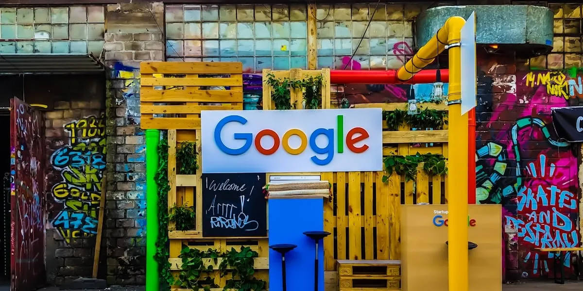 Gestores planejando estratégia de continuidade de negócios
